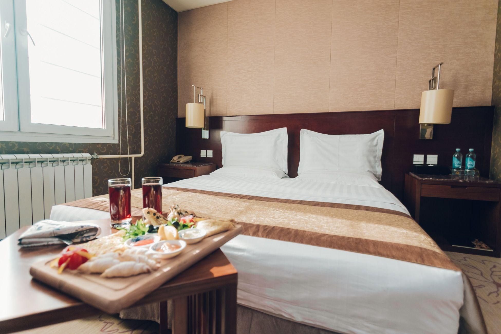 Soluxe Hotel Almaty Esterno foto