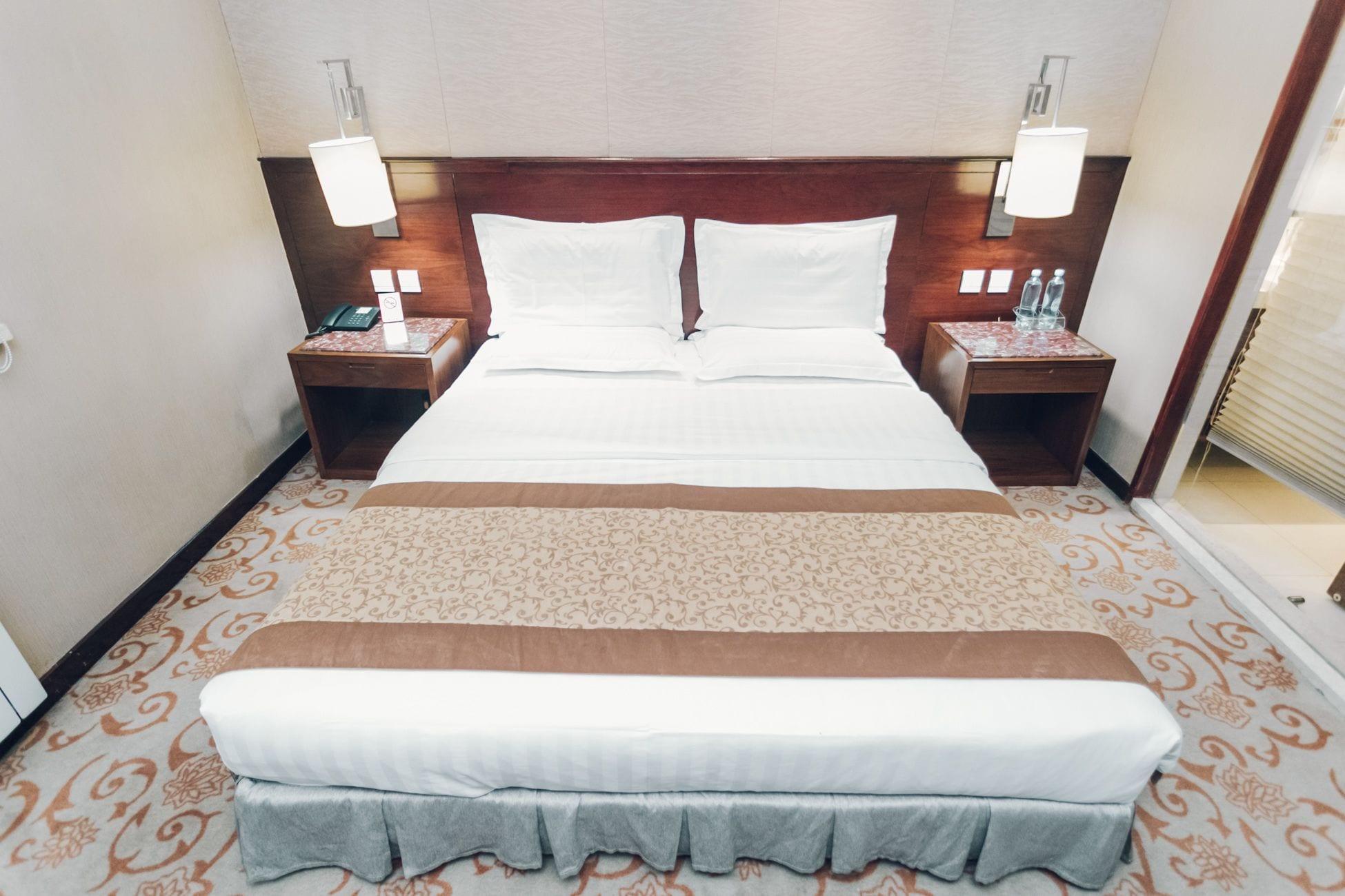 Soluxe Hotel Almaty Esterno foto