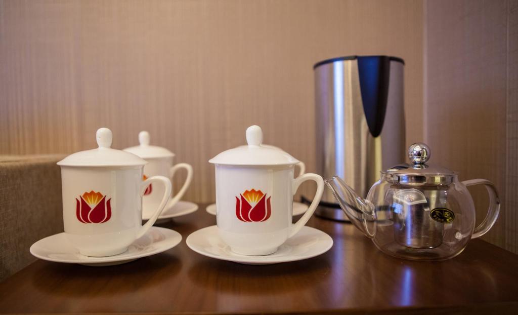 Soluxe Hotel Almaty Esterno foto